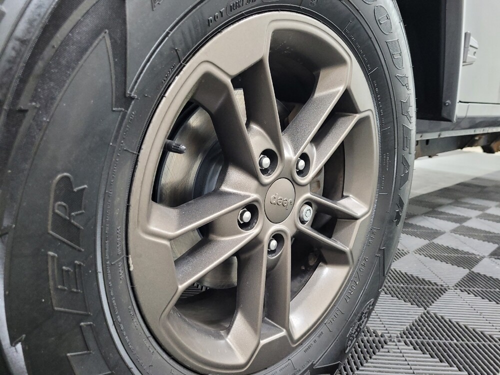 2016 Jeep Wrangler in Pittsburgh, PA 15236 - 18137436 31