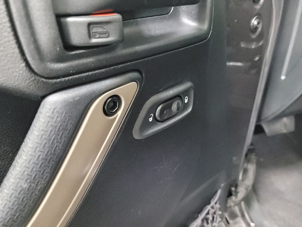 2016 Jeep Wrangler in Pittsburgh, PA 15236 - 18137436 27