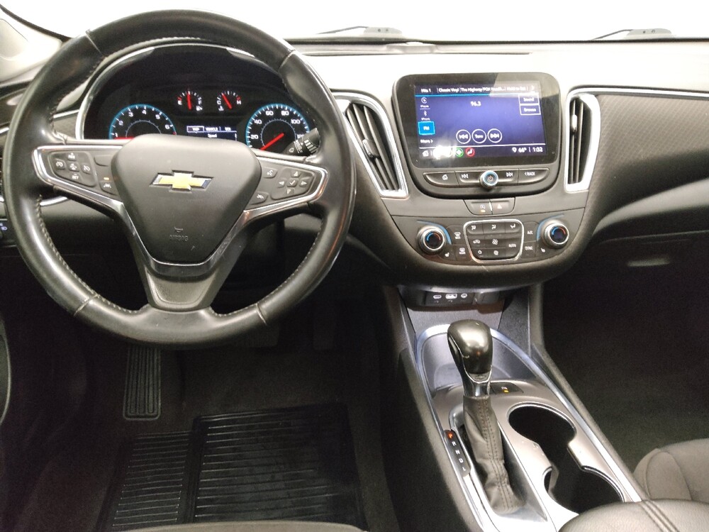 2021 Chevrolet Malibu in Des Moines, IA 50310 - 18137456 22