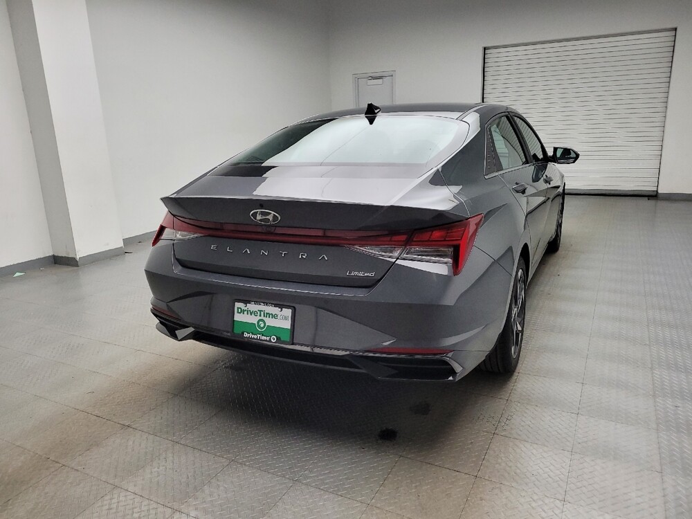 2023 Hyundai Elantra in Eastpointe, MI 48021 - 18137459 7