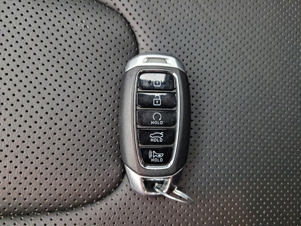 2023 Hyundai Elantra in Eastpointe, MI 48021 - 18137459 32