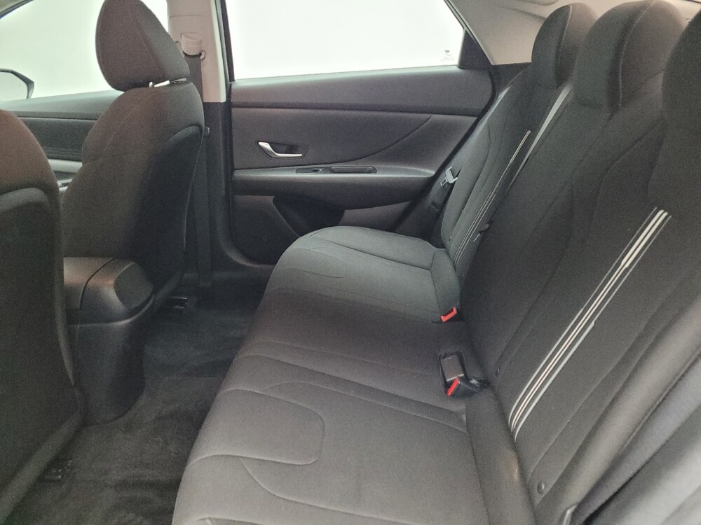 2023 Hyundai Elantra in Eastpointe, MI 48021 - 18137460 18