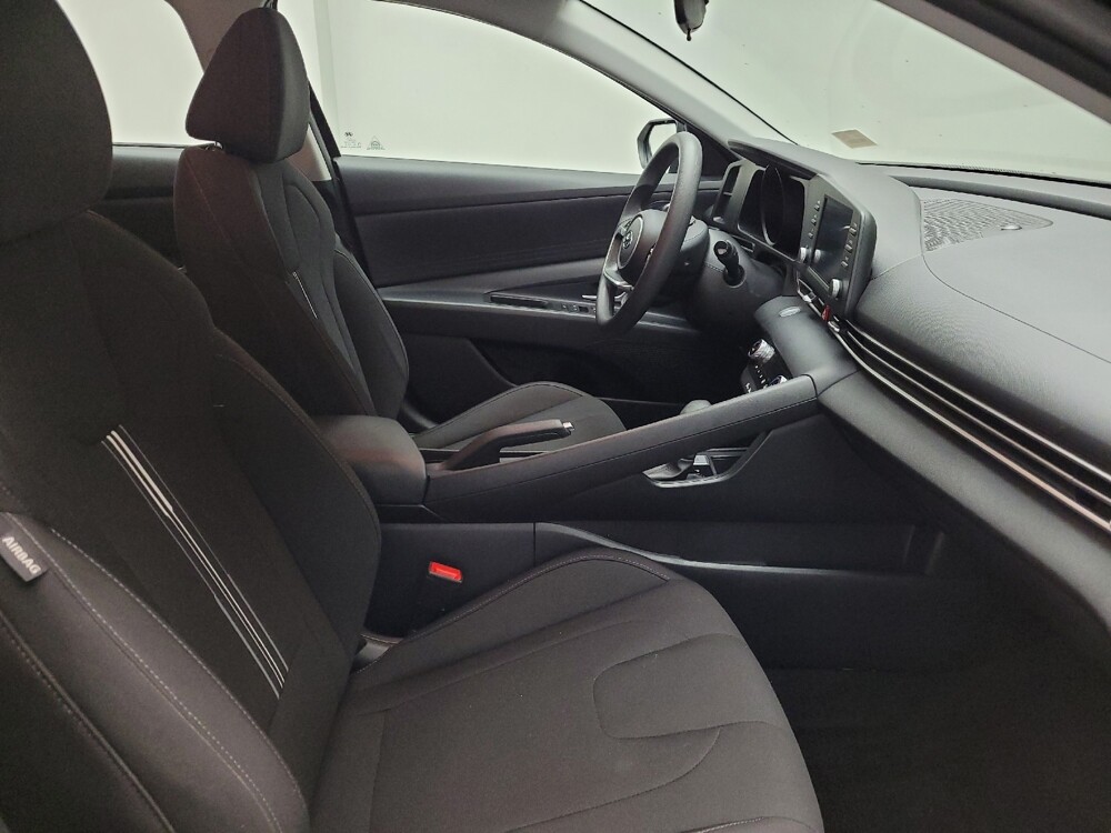 2023 Hyundai Elantra in Eastpointe, MI 48021 - 18137460 21