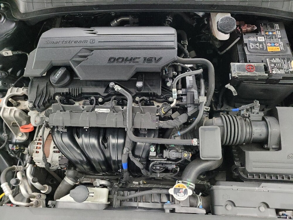2023 Hyundai Elantra in Eastpointe, MI 48021 - 18137460 30