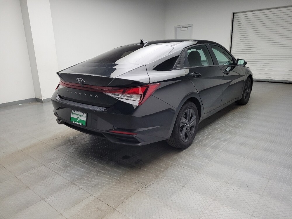 2023 Hyundai Elantra in Eastpointe, MI 48021 - 18137460 9