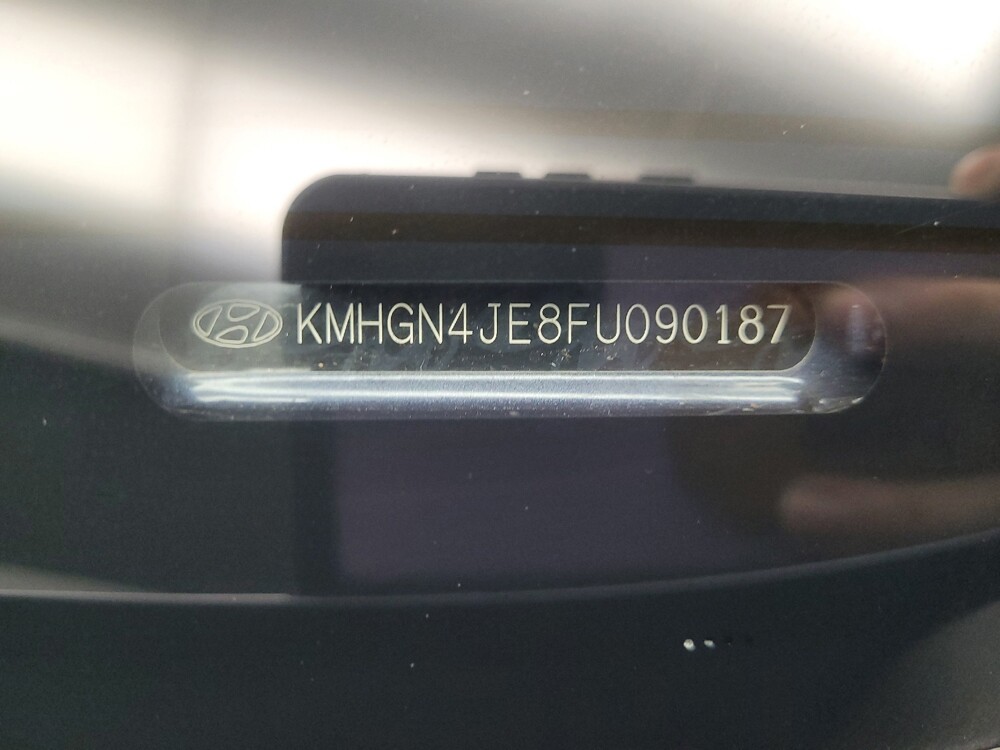 2015 Hyundai Genesis in Mishawaka, IN 46545 - 18137461 33