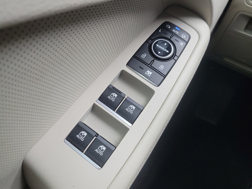 2015 Hyundai Genesis in Mishawaka, IN 46545 - 18137461 27