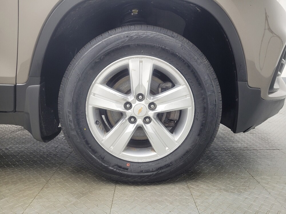 2020 Chevrolet Trax in Mishawaka, IN 46545 - 18137463 31