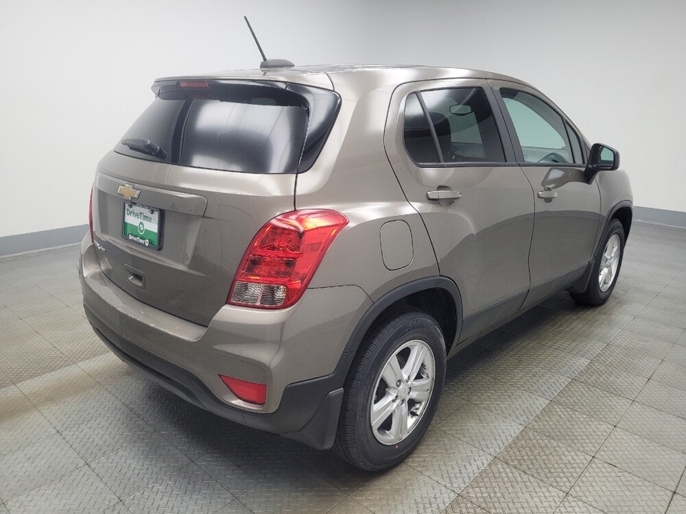 2020 Chevrolet Trax in Mishawaka, IN 46545 - 18137463 9