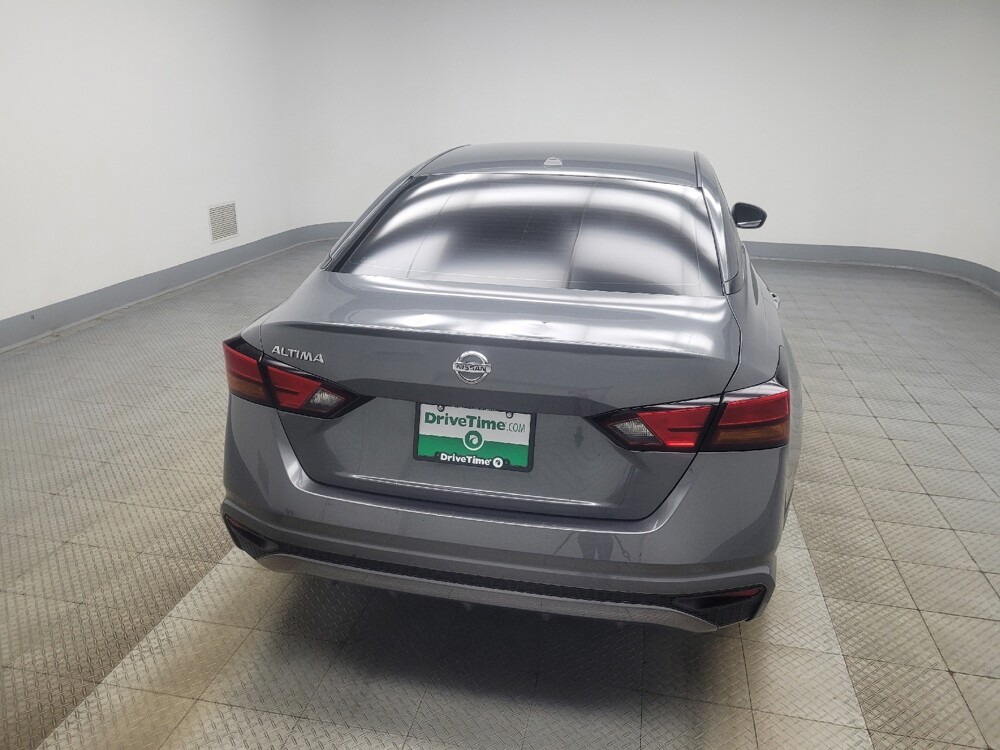 2019 Nissan Altima in Indianapolis, IN 46219 - 18137465 7