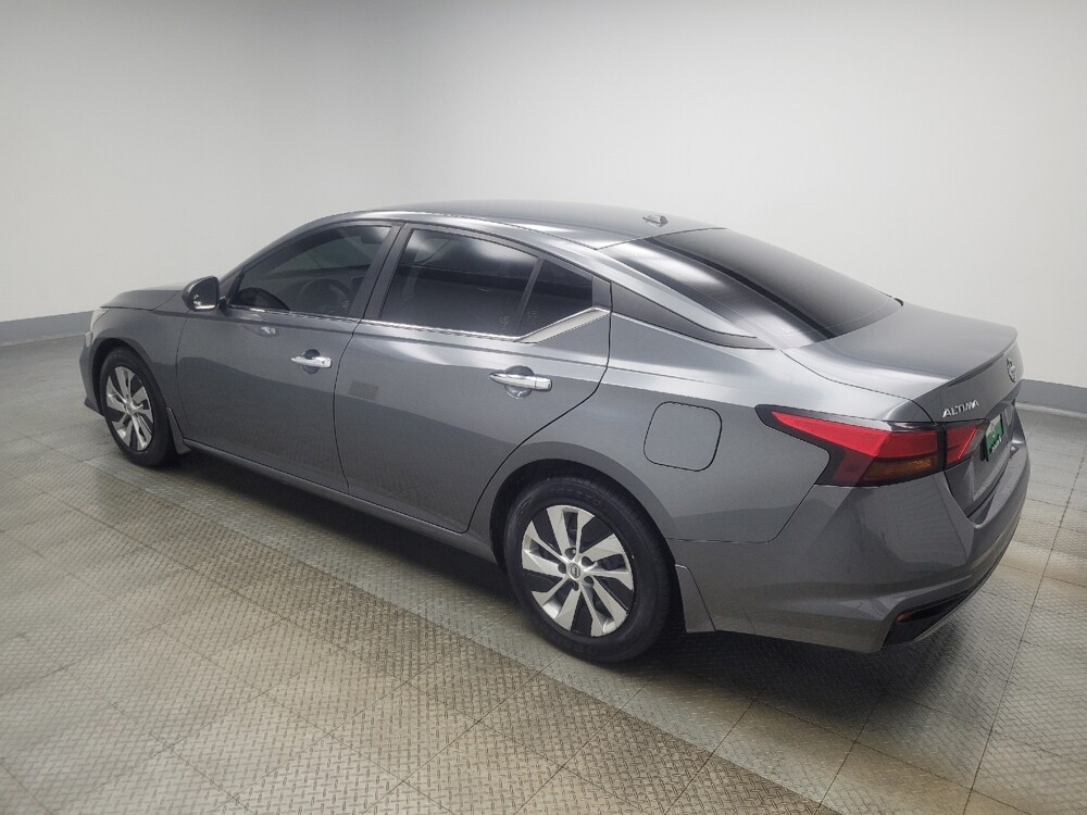 2019 Nissan Altima in Indianapolis, IN 46219 - 18137465 3