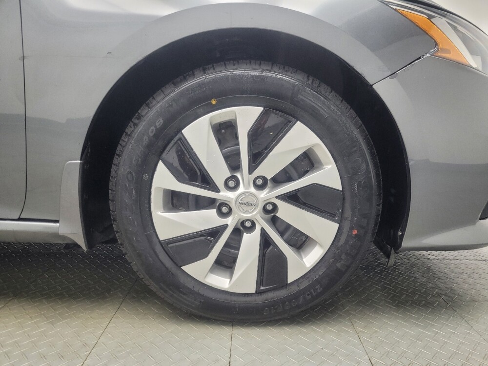 2019 Nissan Altima in Indianapolis, IN 46219 - 18137465 31