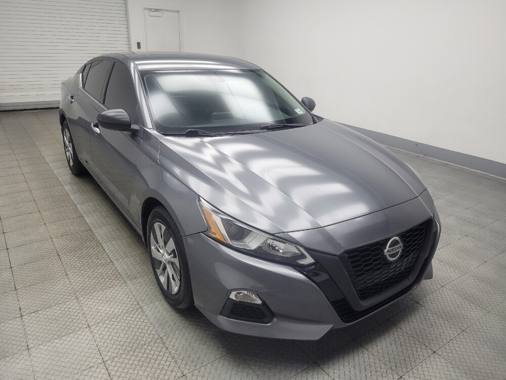 2019 Nissan Altima in Indianapolis, IN 46219 - 18137465 13