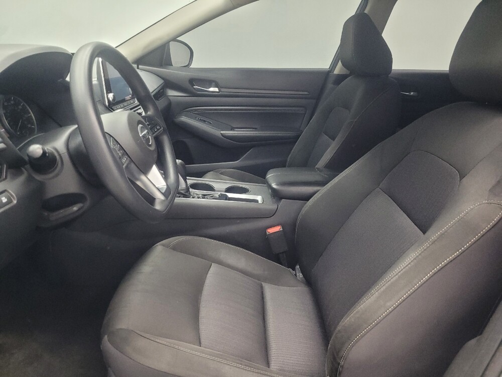 2019 Nissan Altima in Indianapolis, IN 46219 - 18137465 17