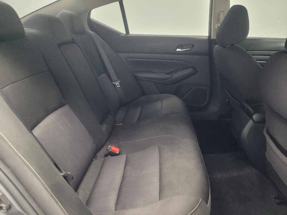 2019 Nissan Altima in Indianapolis, IN 46219 - 18137465 19
