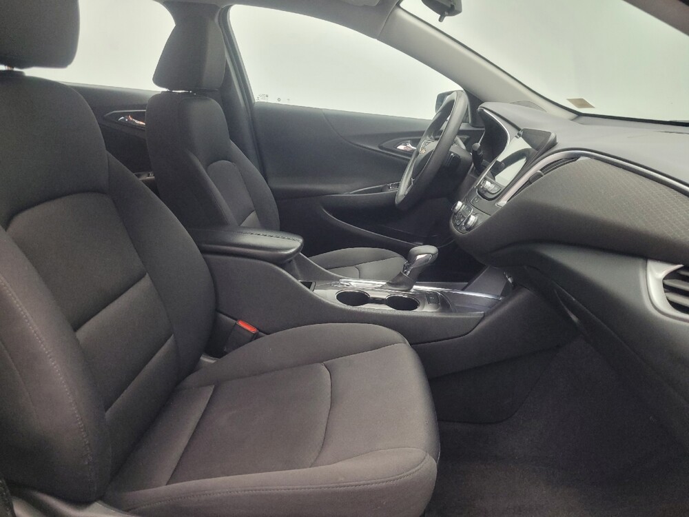 2022 Chevrolet Malibu in Ft Wayne, IN 46805 - 18137467 21