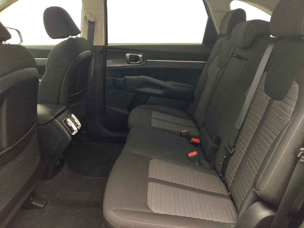 2023 Kia Sorento in Gainesville, FL 32609 - 18137471 18