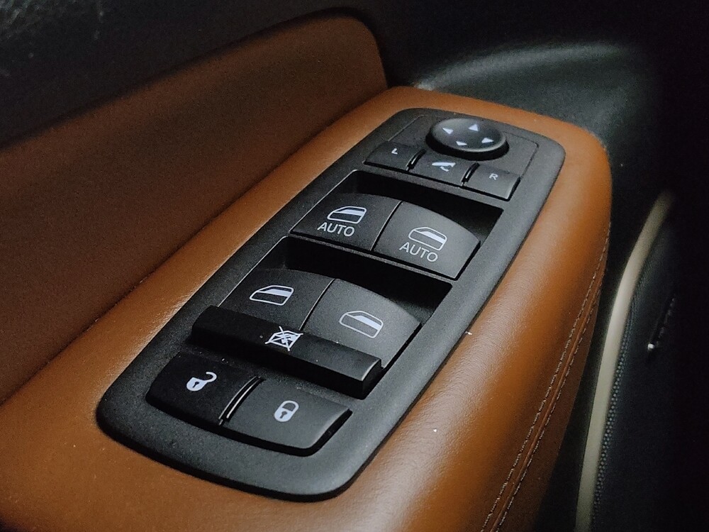 2017 Jeep Grand Cherokee in Springfield, MO 65807 - 18137481 27