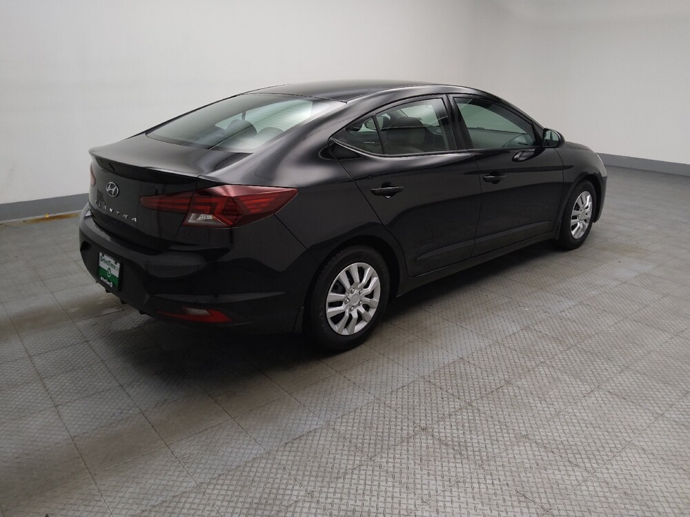 2020 Hyundai Elantra in Des Moines, IA 50310 - 18137487 10
