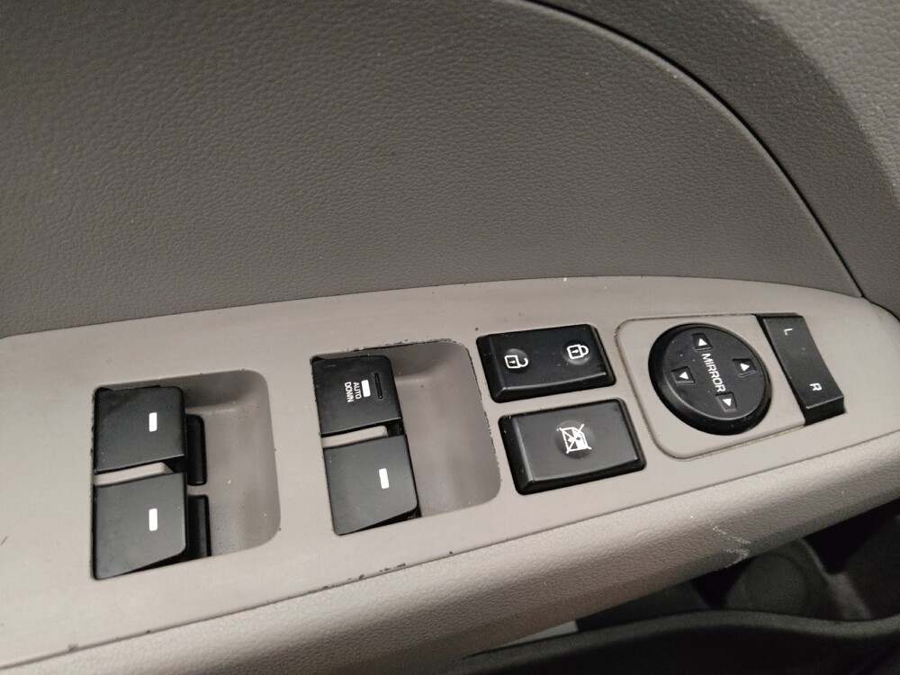 2020 Hyundai Elantra in Des Moines, IA 50310 - 18137487 27