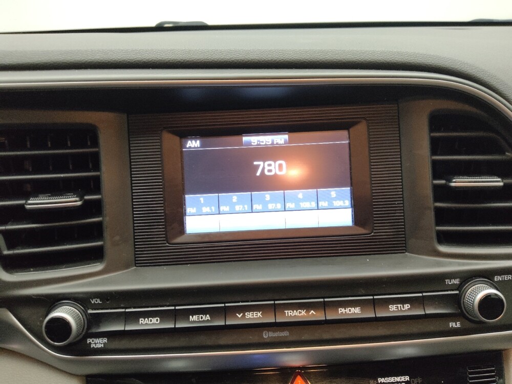 2020 Hyundai Elantra in Des Moines, IA 50310 - 18137487 25