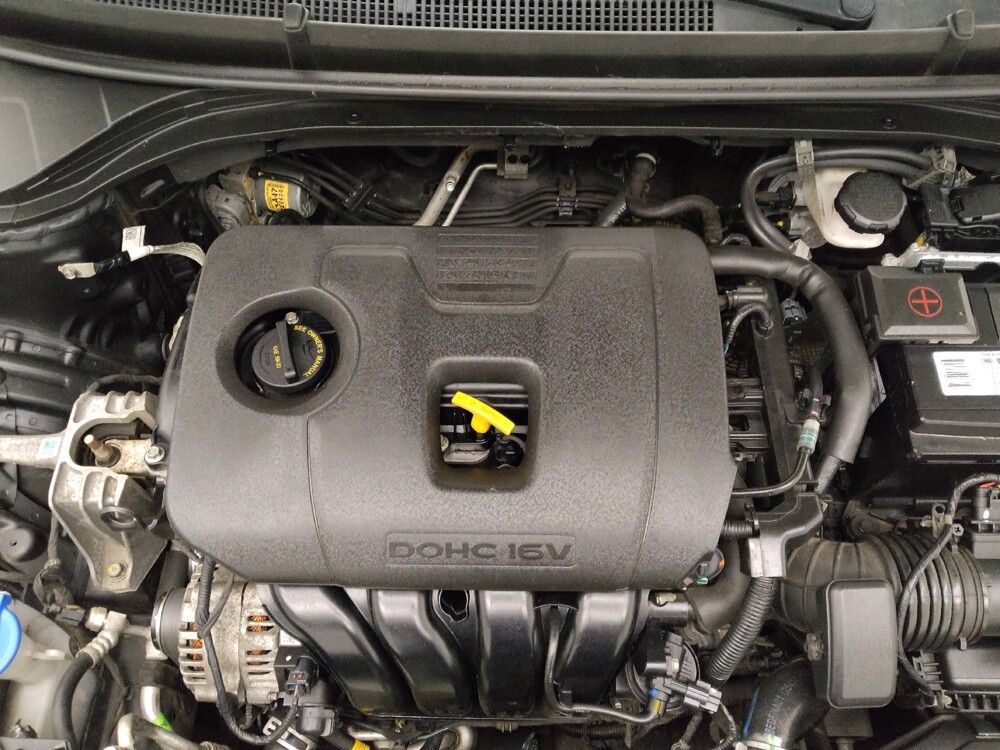 2020 Hyundai Elantra in Des Moines, IA 50310 - 18137487 30