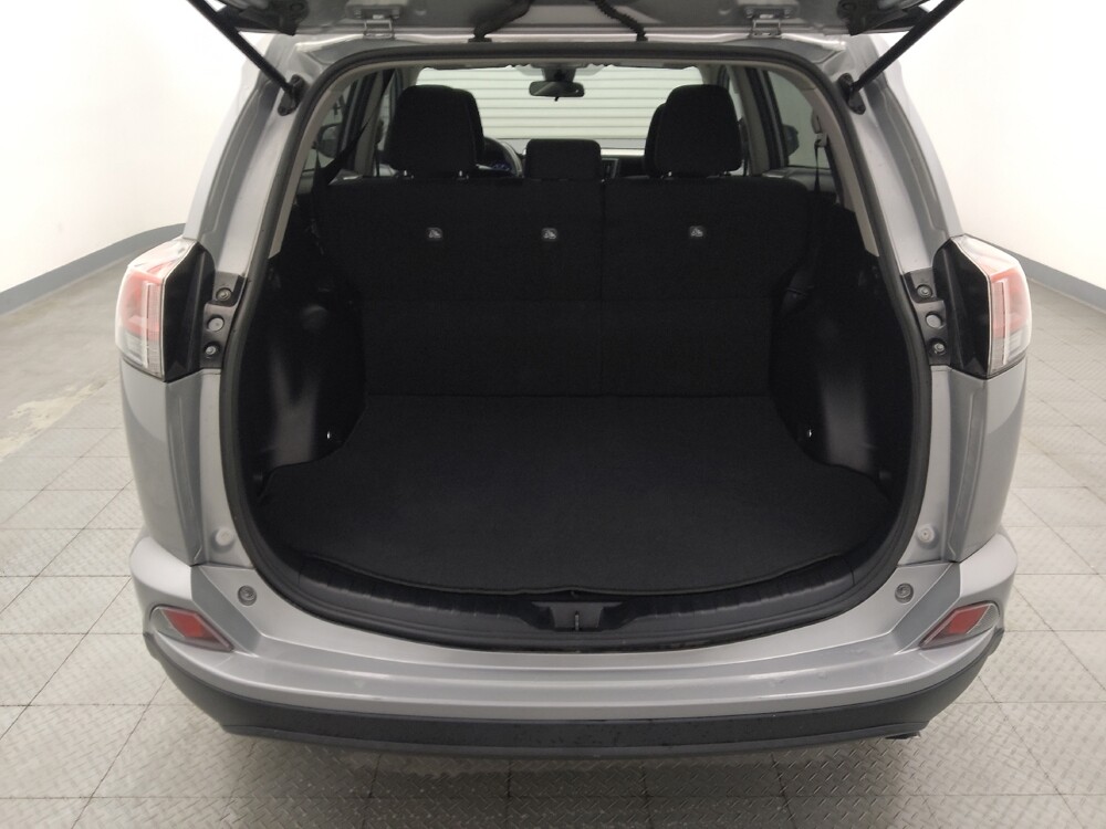 2018 Toyota RAV4 in Round Rock, TX 78664 - 18137505 29