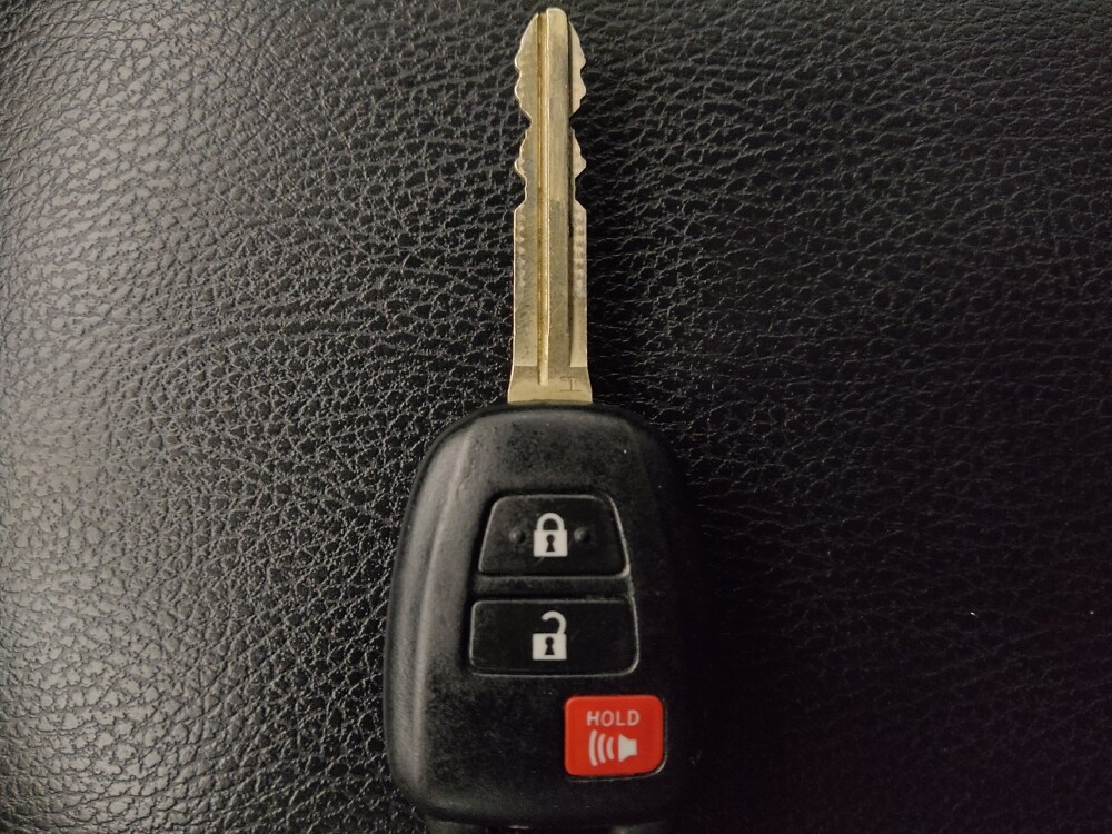 2018 Toyota RAV4 in Round Rock, TX 78664 - 18137505 32