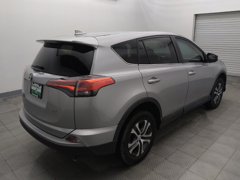 2018 Toyota RAV4 in Round Rock, TX 78664 - 18137505 9