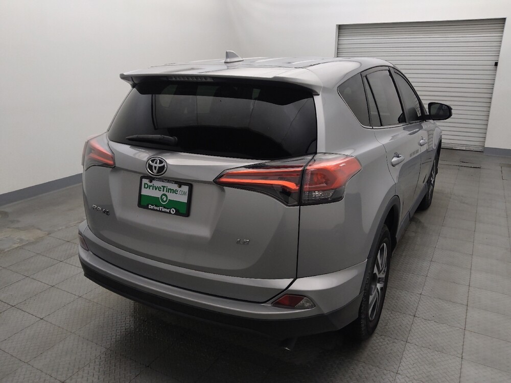 2018 Toyota RAV4 in Round Rock, TX 78664 - 18137505 7