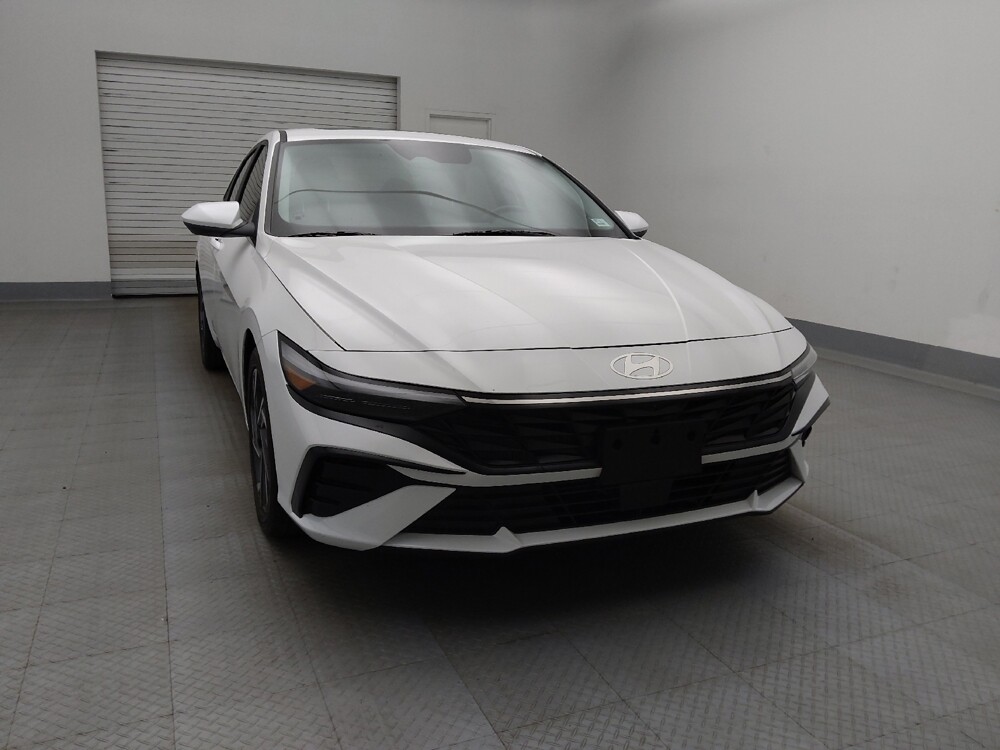 2025 Hyundai Elantra in Lakewood, CO 80215 - 18137508 14