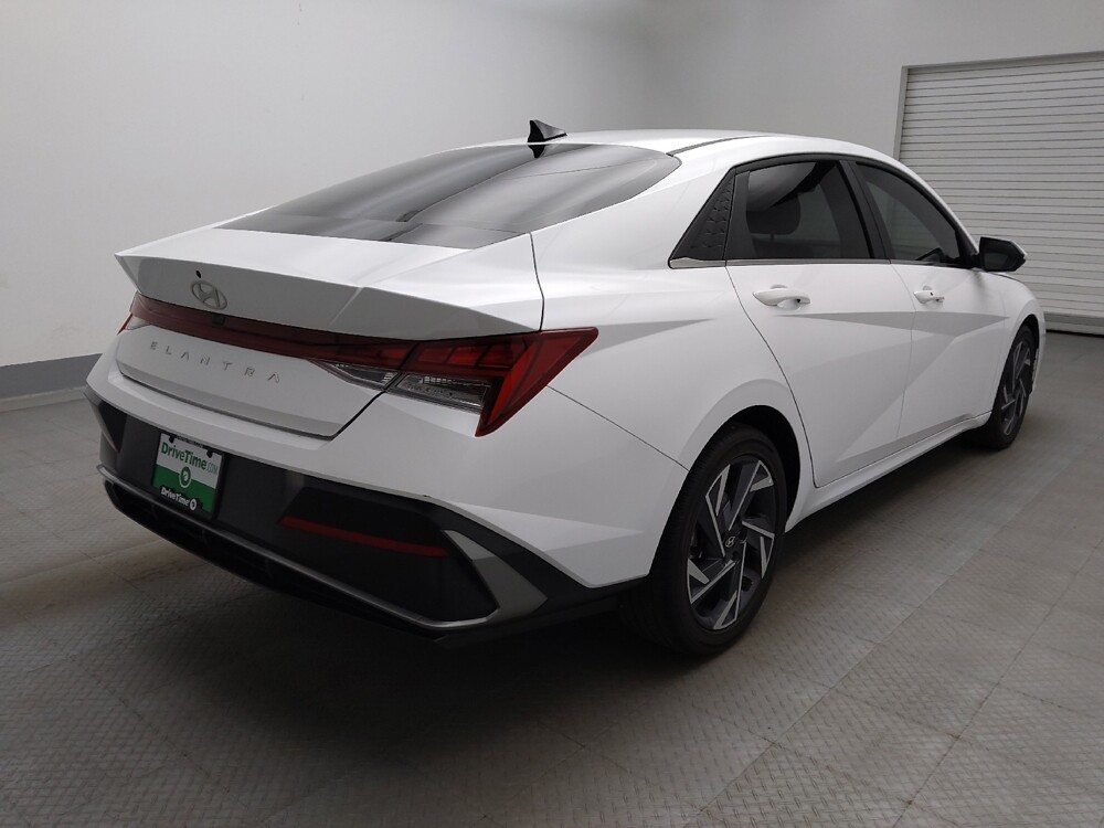 2025 Hyundai Elantra in Lakewood, CO 80215 - 18137508 9