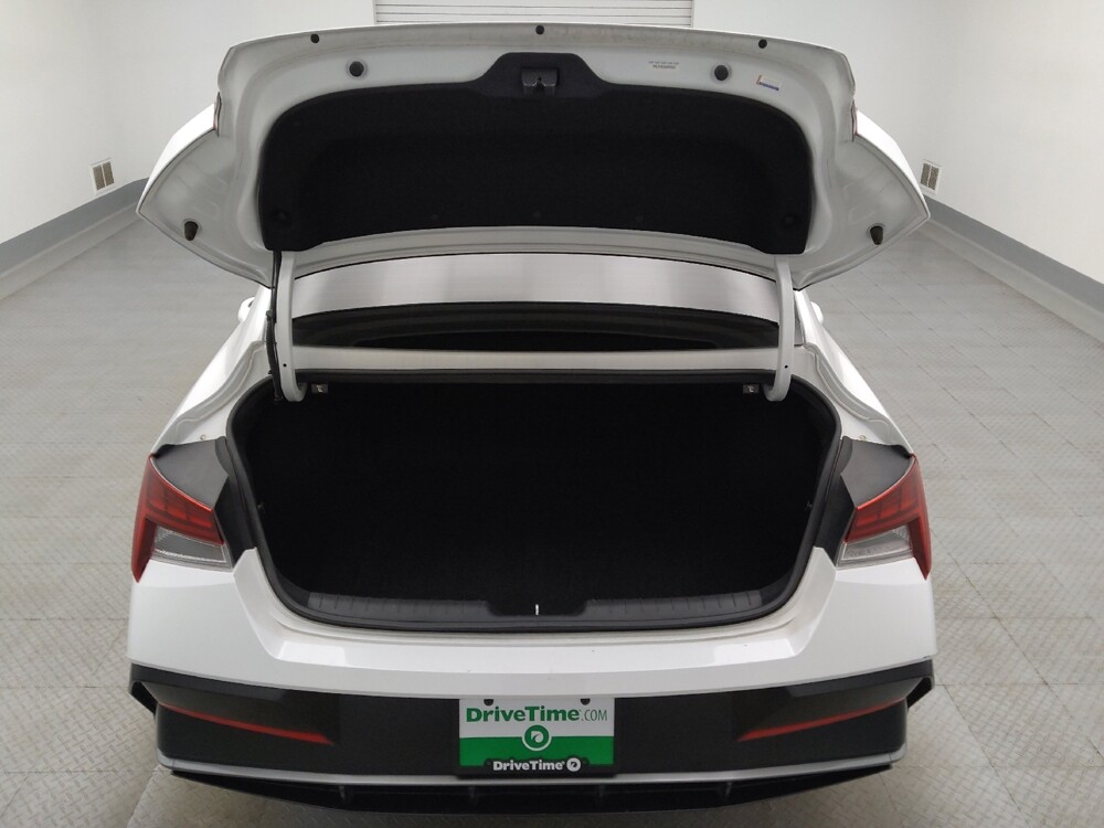 2025 Hyundai Elantra in Lakewood, CO 80215 - 18137508 29