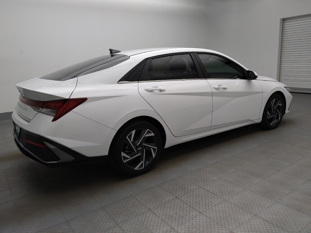 2025 Hyundai Elantra in Lakewood, CO 80215 - 18137508 10