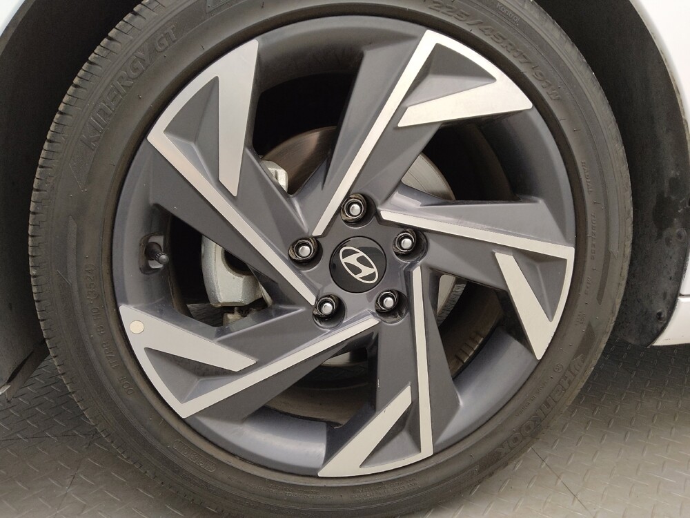 2025 Hyundai Elantra in Lakewood, CO 80215 - 18137508 31