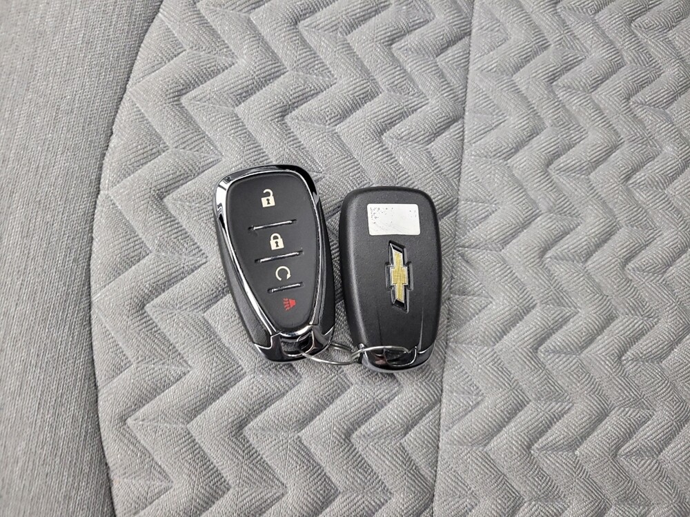 2023 Chevrolet Equinox in Eastpointe, MI 48021 - 18137542 32