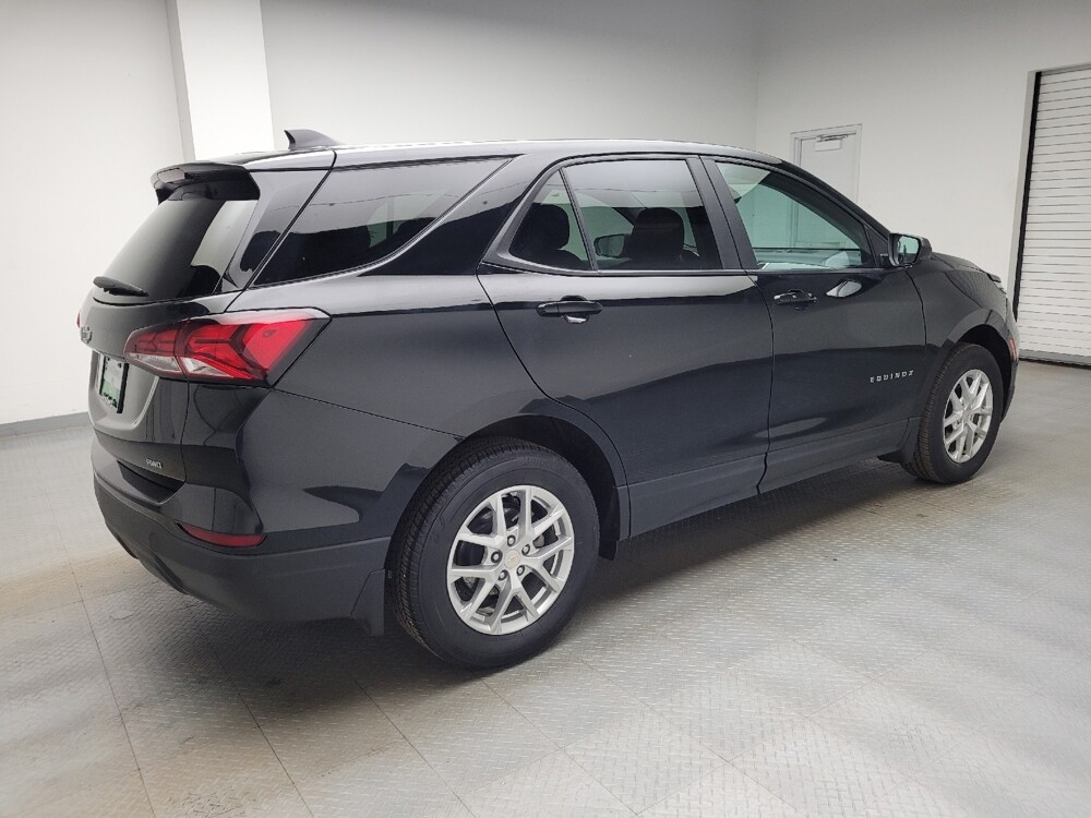 2024 Chevrolet Equinox in Eastpointe, MI 48021 - 18137543 10