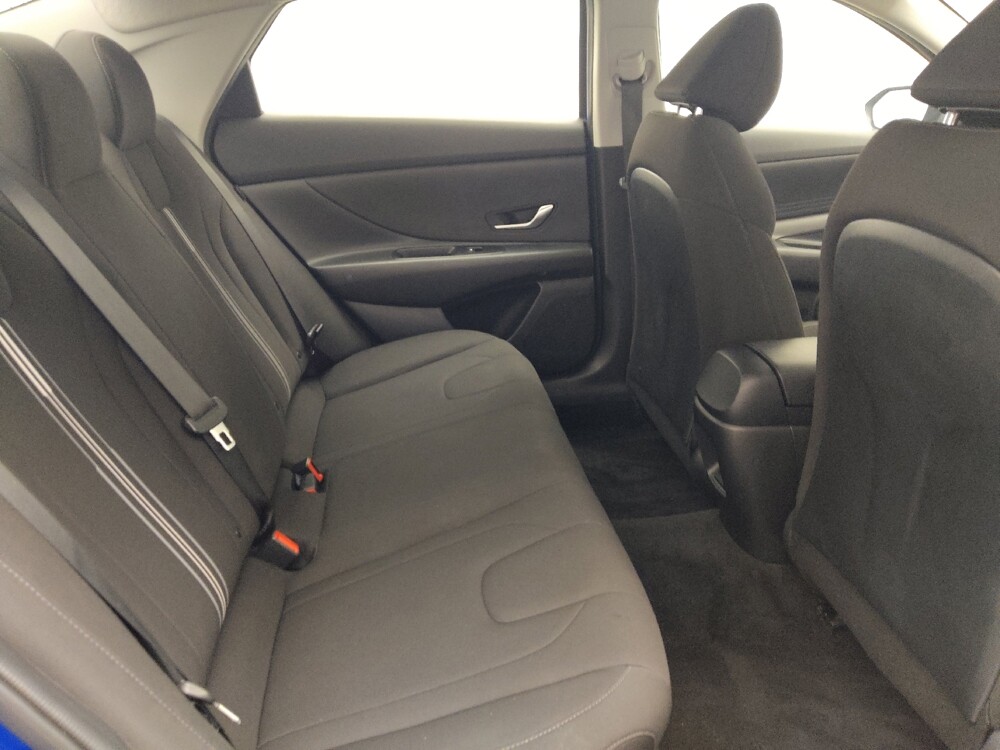 2024 Hyundai Elantra in Orlando, FL 32808 - 18137556 19