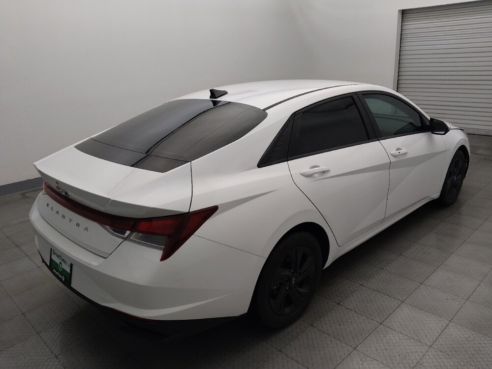 2023 Hyundai Elantra in Houston, TX 77074 - 18137590 9