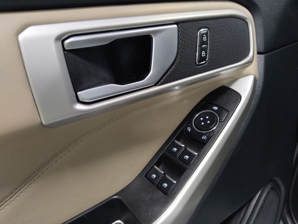 2023 Ford Explorer in Columbus, OH 43231 - 18137594 27