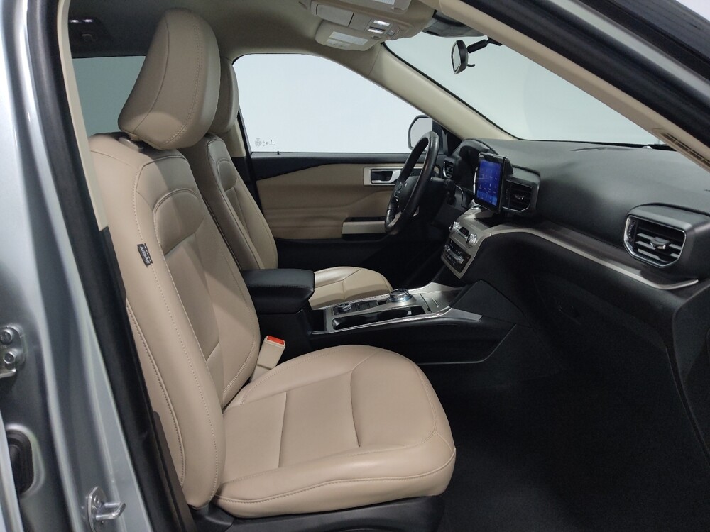 2023 Ford Explorer in Columbus, OH 43231 - 18137594 21