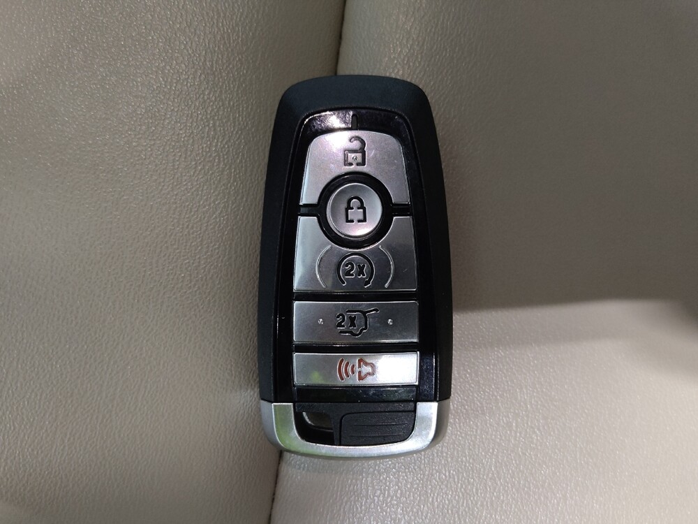 2023 Ford Explorer in Columbus, OH 43231 - 18137594 32