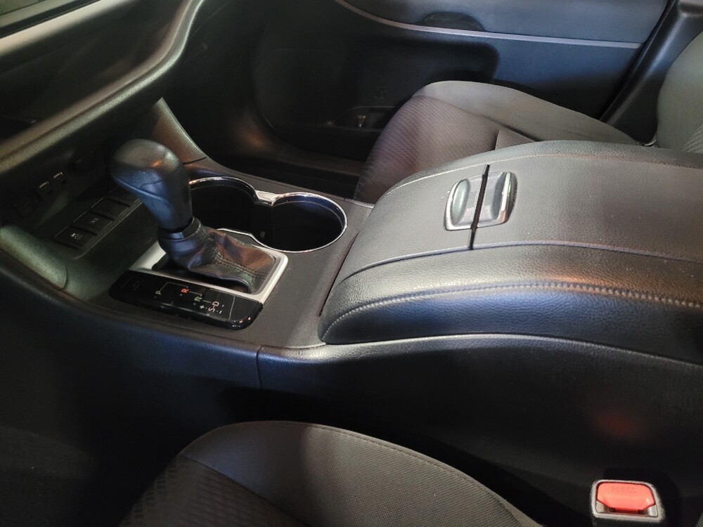 2019 Toyota Highlander in Lauderdale Lakes, FL 33313 - 18137613 26