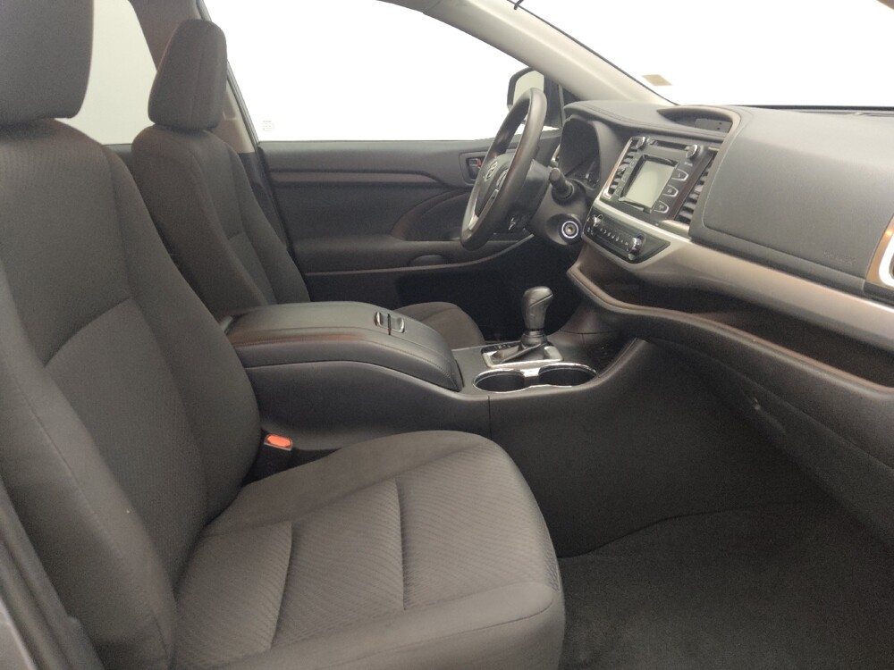 2019 Toyota Highlander in Lauderdale Lakes, FL 33313 - 18137613 21