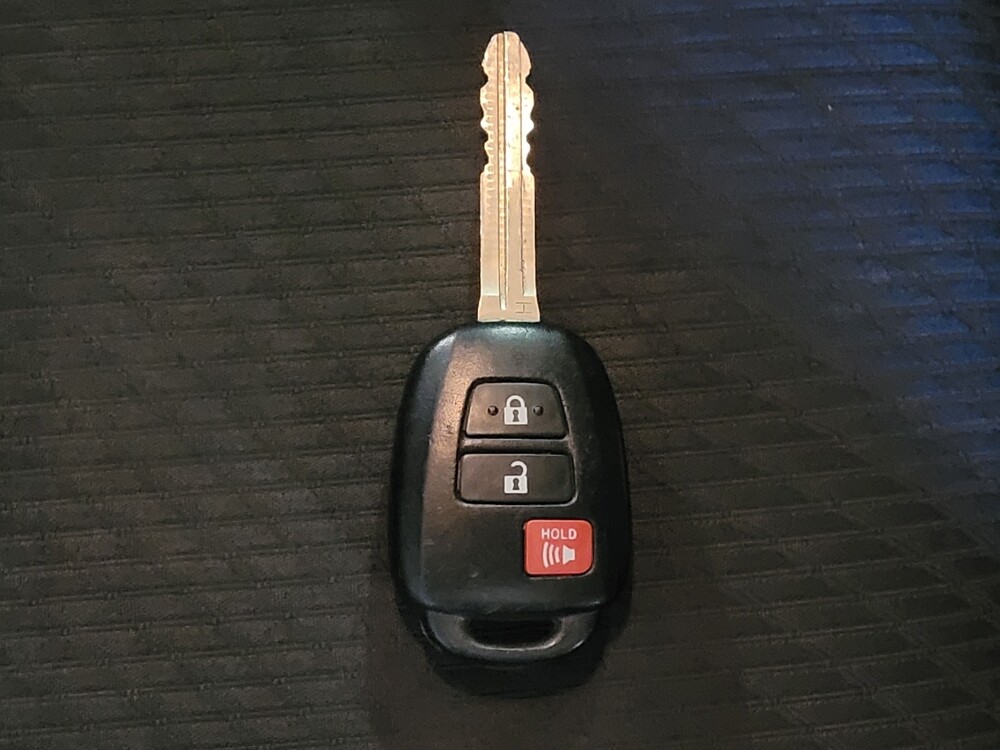 2019 Toyota Highlander in Lauderdale Lakes, FL 33313 - 18137613 32