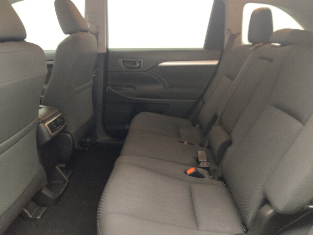 2019 Toyota Highlander in Lauderdale Lakes, FL 33313 - 18137613 18