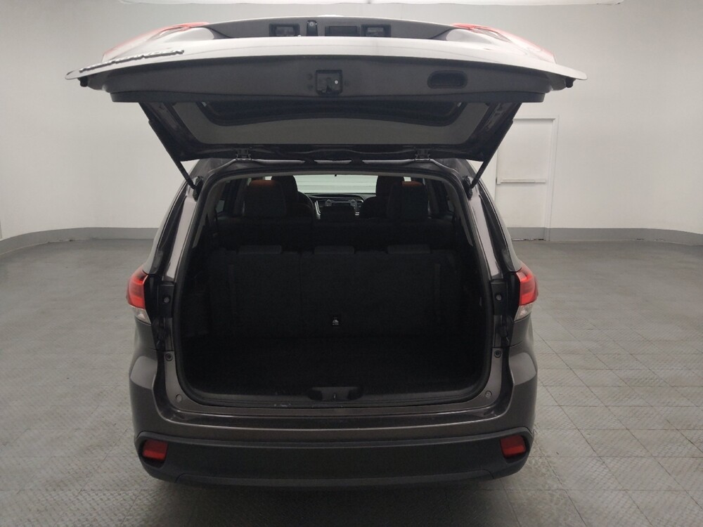 2019 Toyota Highlander in Lauderdale Lakes, FL 33313 - 18137613 29