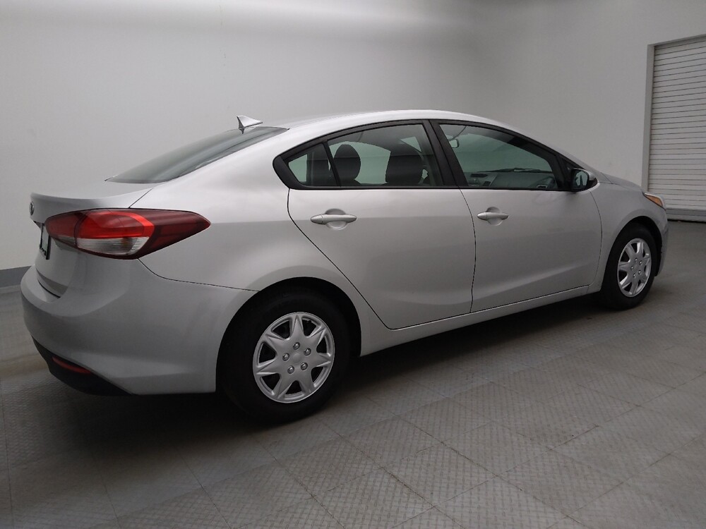 2017 Kia Forte in Albuquerque, NM 87113 - 18137618 10