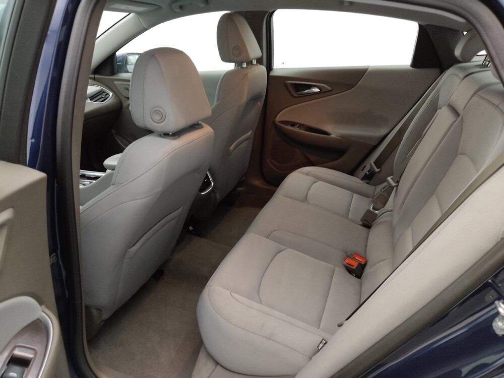 2020 Chevrolet Malibu in Independence, MO 64055 - 18137621 18