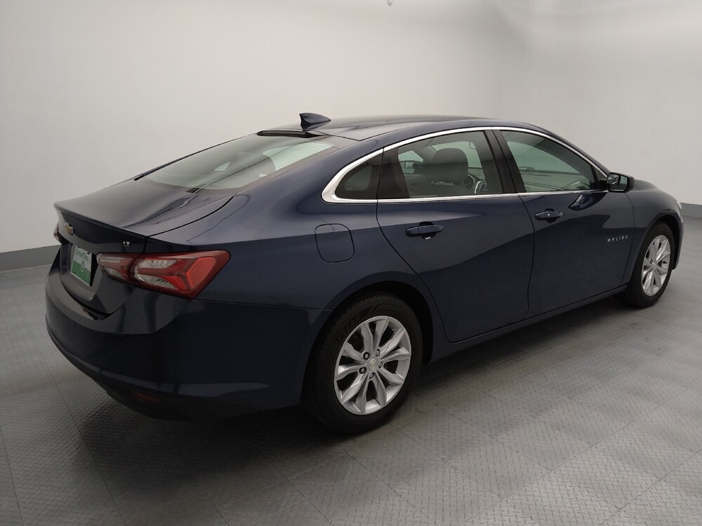 2020 Chevrolet Malibu in Independence, MO 64055 - 18137621 10